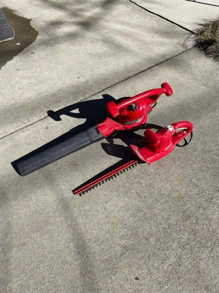Photo of free Leaf blower and trimmer (Dover drive, Boulder) #1