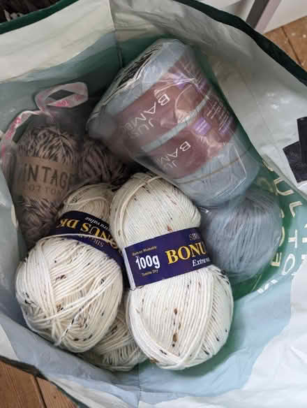 Photo of free mix of yarn (tilshead) #1