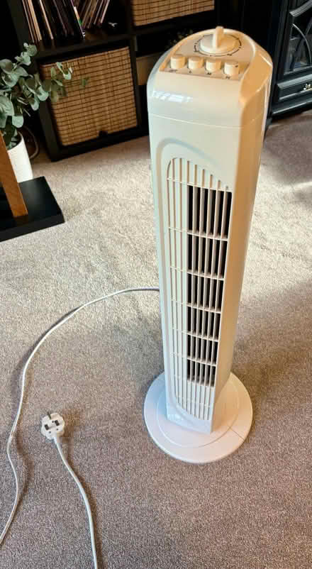 Photo of free Tower fan (Welling DA7) #1