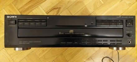 Photo of free cd player...sometimes works...sometimes doesn't... (Grinshill SY4) #2