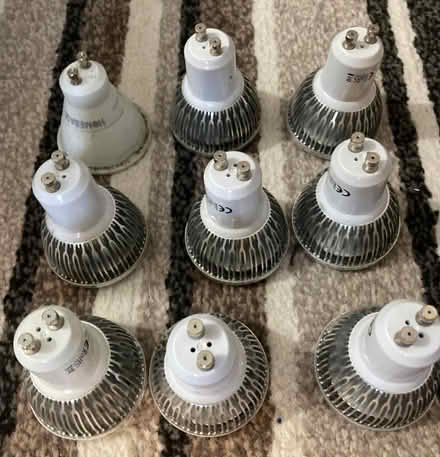 Photo of free silver bathroom spotlights with bulbs (Kirkley NR33) #4