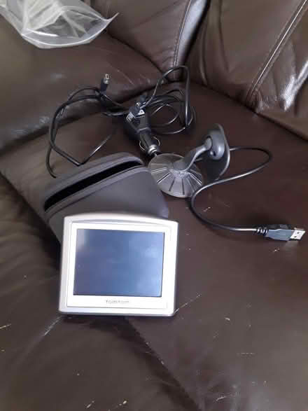 Photo of free tomtom sat nav (Gidea Park RM2) #1
