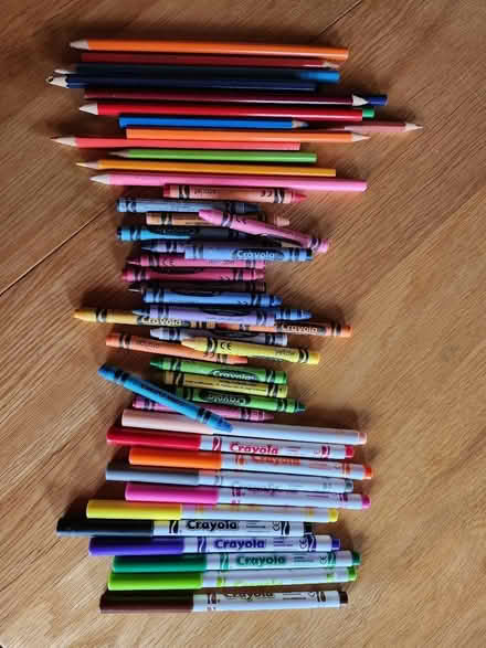 Photo of free Colouring pens and pencils (Southville BS3) #1