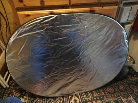 Photo of free reflector for photographic lighting (Meole Brace SY3) #1