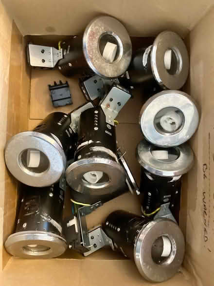 Photo of free silver bathroom spotlights with bulbs (Kirkley NR33) #1