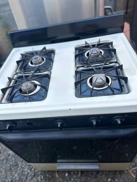 Photo of free Gas range: last chance (Rosegarden) (Rosegarden area San Jose) #1