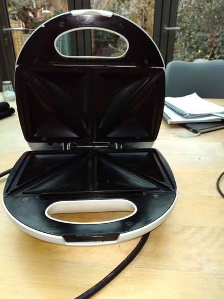 Photo of free Sandwich toaster (E17 Walthamstow) #2