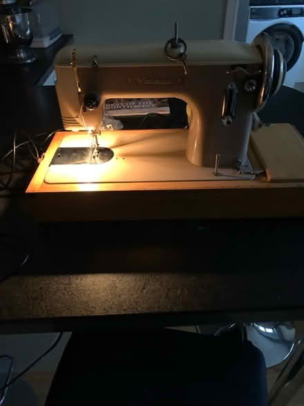 Photo of free Vintage Viscount sewing machine (Derby DE24) #2