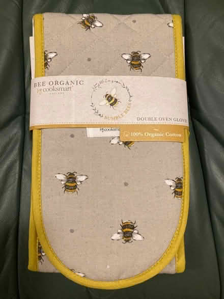 Photo of free Brand new oven gloves (Bilton CV22) #1