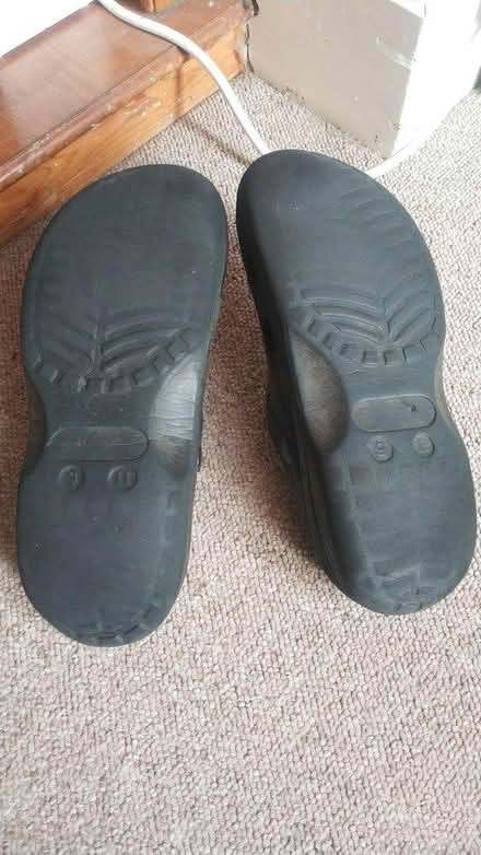 Photo of free Black Crocs, Men's Size 7/EU41 (DE22) #1