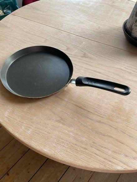 Photo of free 3 pots/pans (Comely bank EH4) #1