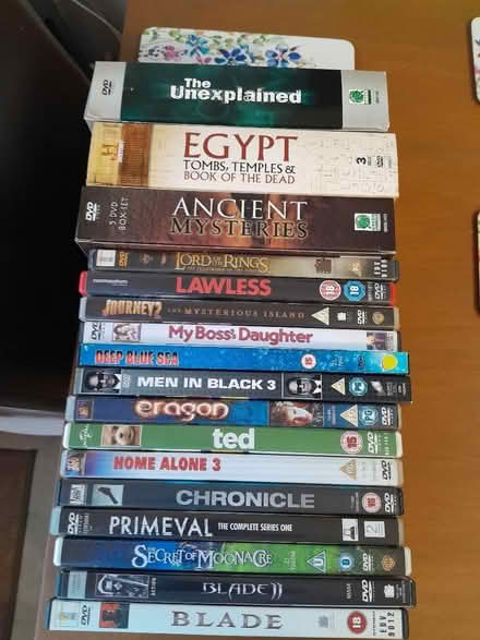 Photo of free dvd's (Manor Top S2) #1