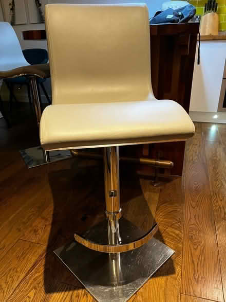 Photo of free 4 bar stools, adjustable height (Brixton Hill SW2) #2