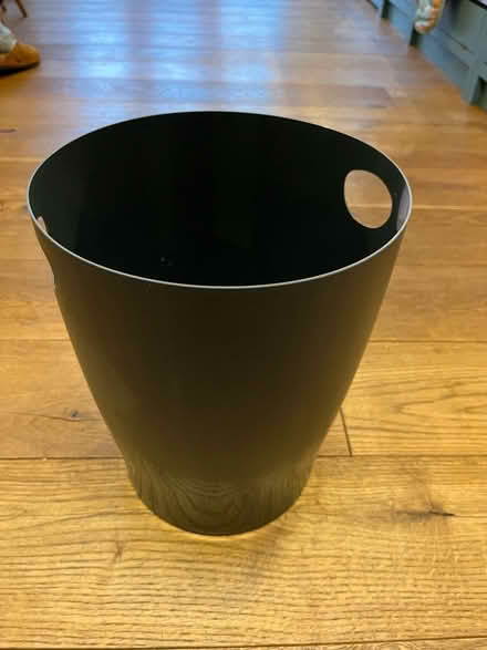 Photo of free Plastic rubbish bin (Central Lewes) #1