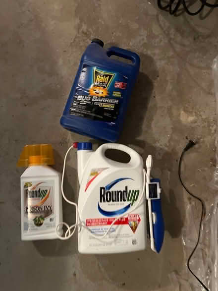 Photo of free Round up weed killer/poison ivy (Ballpond area) #1