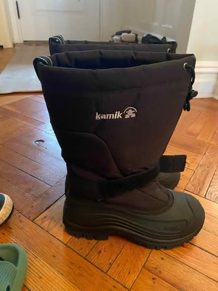 Photo of free Men’s boots (72nd st Bay Ridge) #1