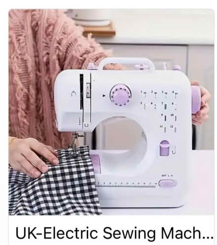 Photo of Sewing machine (Charlton SE7) #1