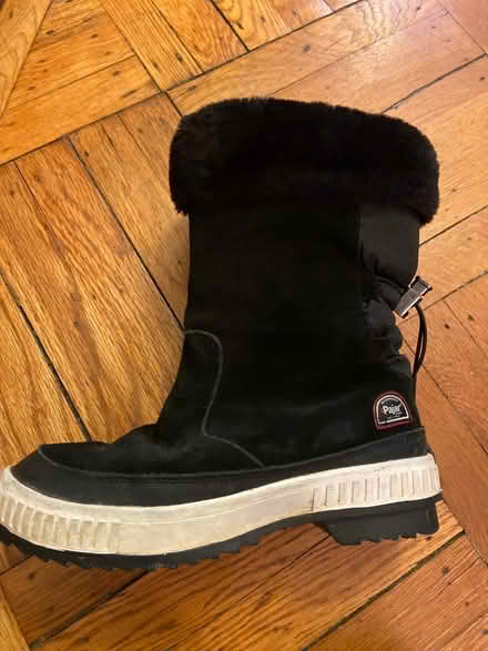 Photo of free Women’s snow boots - size 9 (72nd st Bay Ridge) #1