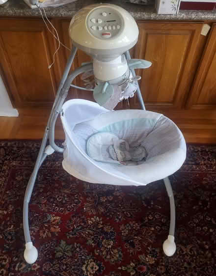 Photo of free Fisher Price baby swing (Oakland/Eastlake) #2