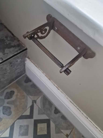 Photo of free toilet roll holder (Harrogate HG1) #1