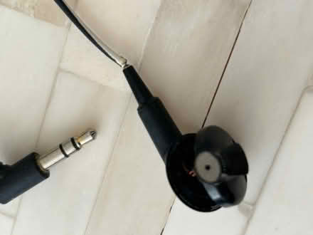 Photo of free Bose headphones (Tunbridge Wells N. TN1) #2