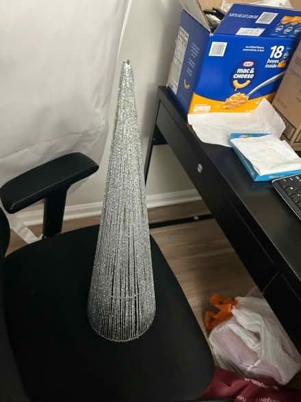 Photo of free Glitter Xmas table tree (Bartlett) #2
