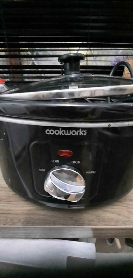 Photo of free slow cooker (M8) #1