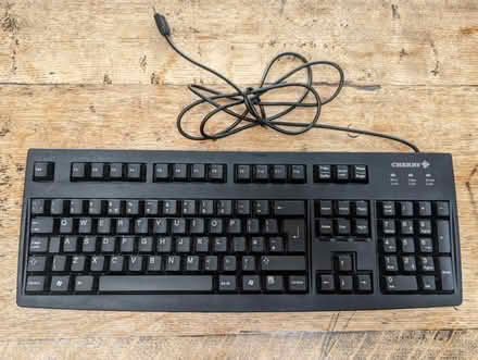 Photo of free Cherry Windows PC Keyboard with Numeric Keypad (Cumnor OX2) #1