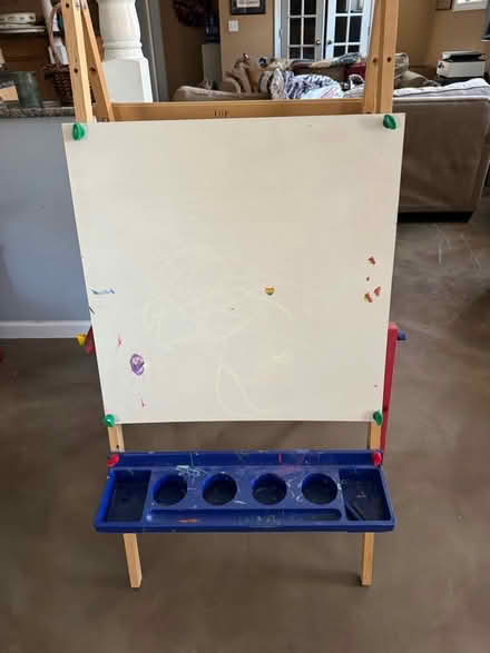 Photo of free Kids easel (North Alpharetta) #1