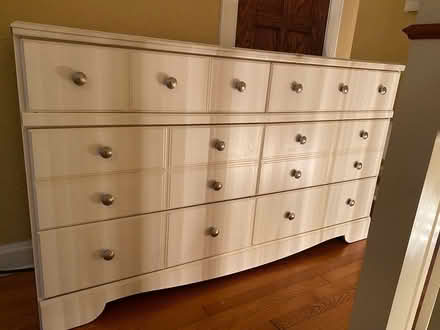 Photo of free Nice six drawer white dresser (Wyynewood pa) #2