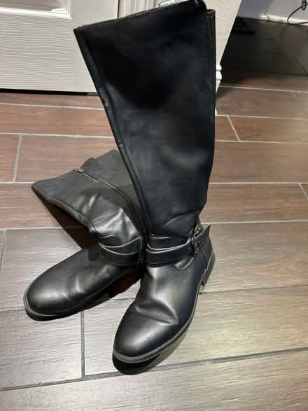 Photo of free Size 8 boots Lambertville (Lambertville nj) #1