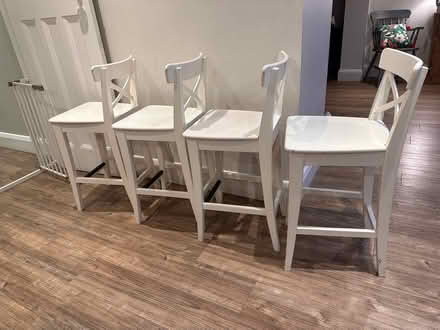 Photo of free 4x white bar stools (Surbiton KT5) #2