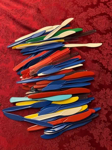 Photo of free Bunch of Plastic Knives (5 blocks S of DGSHS) #1