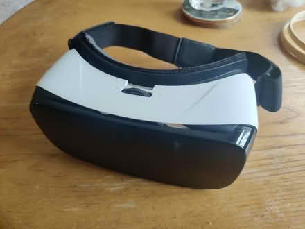 Photo of free VR headset for samsung phone (Bethnal Green, E2) #1