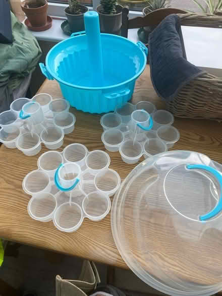 Photo of free Cake holder (Shurdington) #2