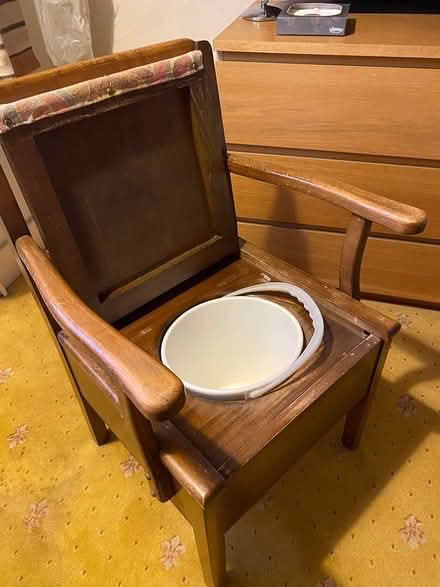 Photo of free Commode (Cheam Sutton SM3) #3