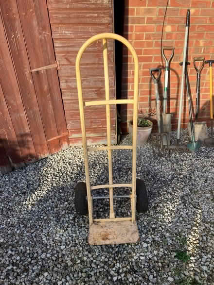 Photo of free Sack barrow (MacMillan Way) #1