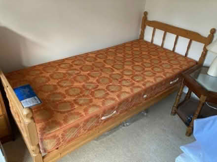Photo of free Single bed & mattress (Bracknell RG12) #1