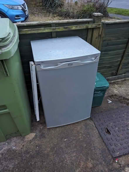 Photo of free Fridge - Not working (Ermin Park GL3) #2