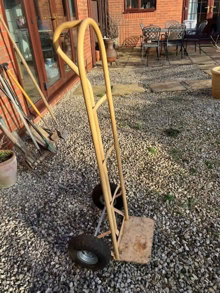 Photo of free Sack barrow (MacMillan Way) #2