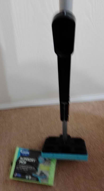 Photo of free ADDIS hard floor Squeegy mop (Loughborough LE11) #1
