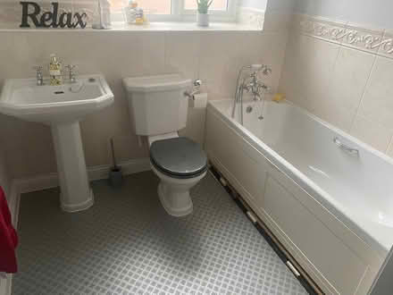 Photo of free Bathroom suite (furzton MK4) #1