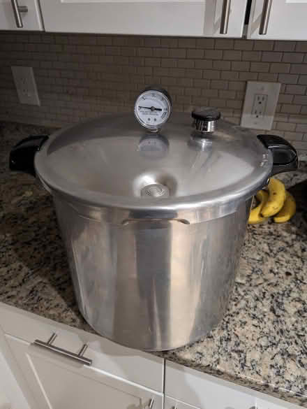 Photo of free Presto Pressure Canner and Cooker (Pentagon City) #1