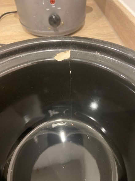 Photo of free Slow cooker (pot inside cracked + plug missing) (Castlefield M5) #3