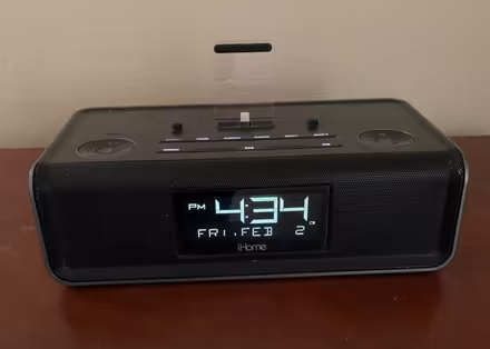 Photo of free Clock-radio-alarm-lightning charger (East Nob Hill) #1