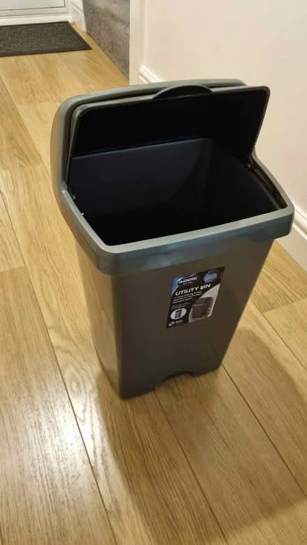 Photo of free Small flip top waste bin (GU11) #1