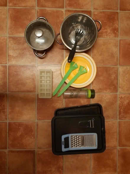 Photo of free Kitchen items - old but functional (TW11) #1