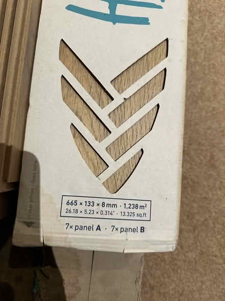 Photo of free herringbone laminate flooring (OX14) #1