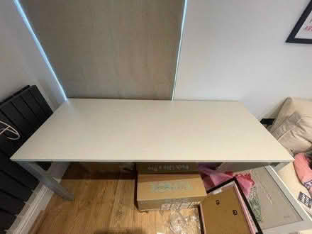 Photo of free White computer desk (Queen’s Park NW6) #1