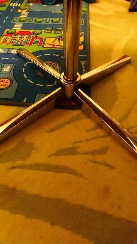 Photo of free 60s Small rotating round table (Swinton (M27)) #2